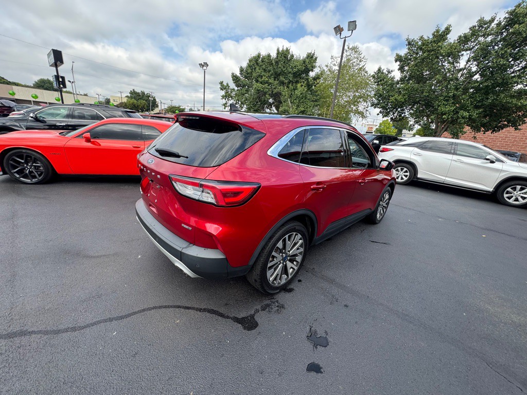 2022 Ford Escape Image 2
