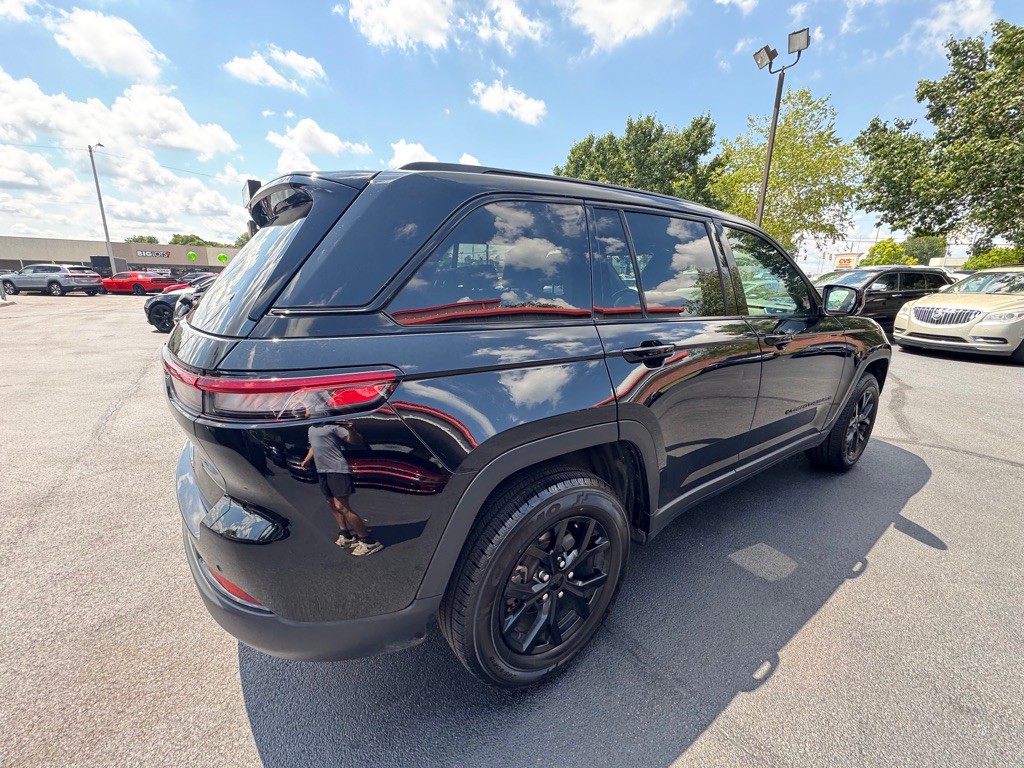 2024 Jeep Grand Cherokee Image 5