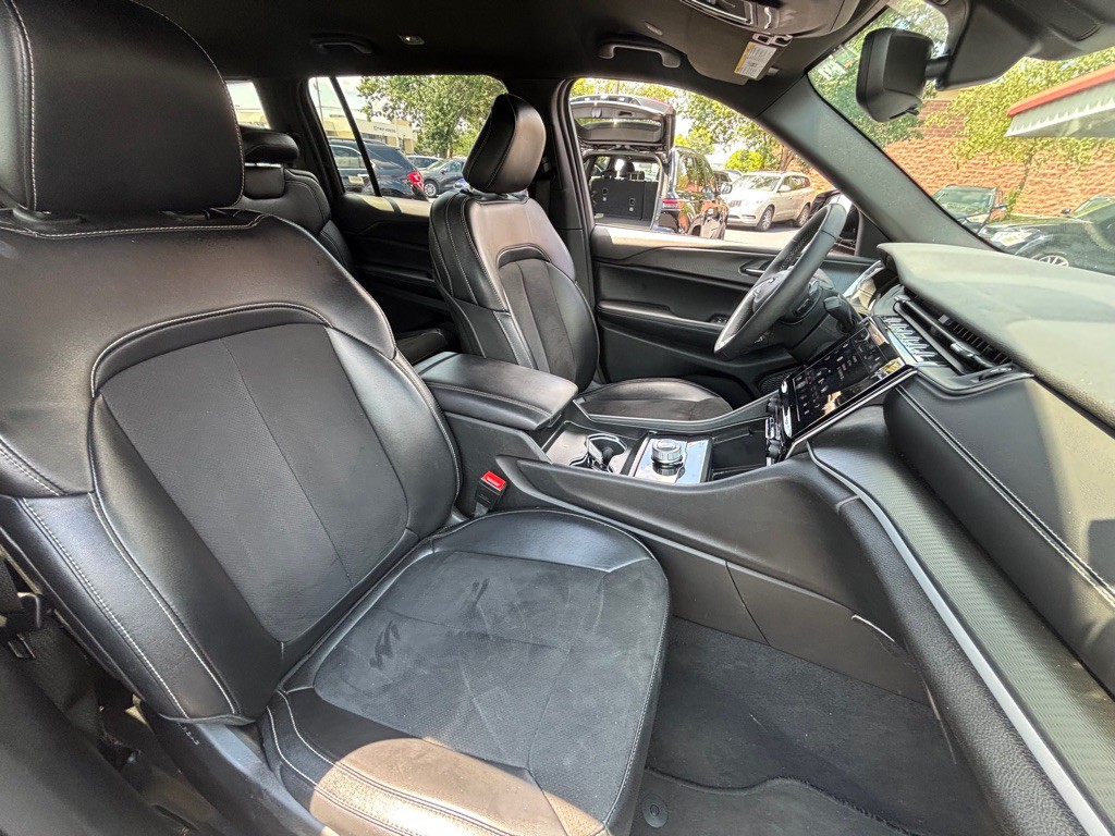 2024 Jeep Grand Cherokee Image 8