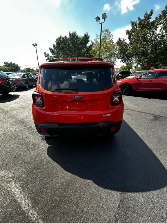 2015 Jeep Renegade Image 2