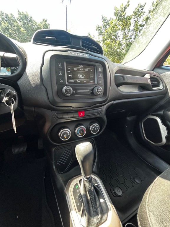 2015 Jeep Renegade Image 11