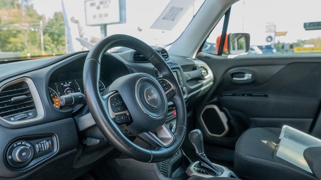 2015 Jeep Renegade Image 9