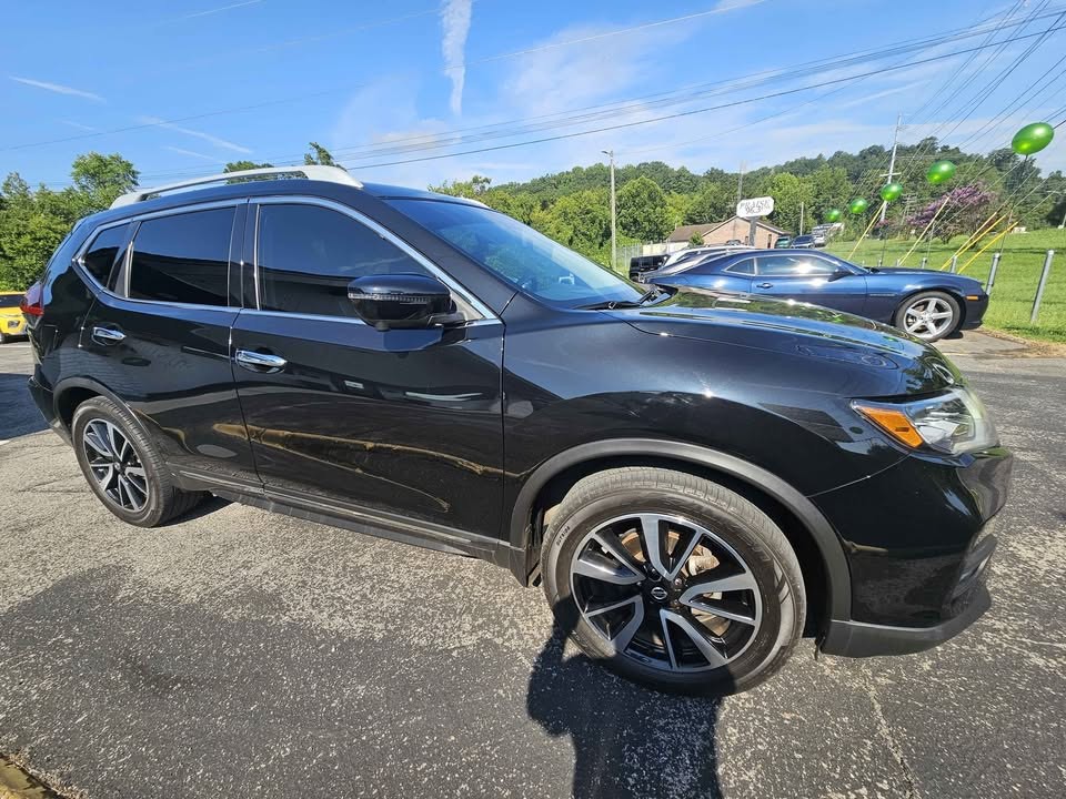 2020 Nissan Rogue Image 2