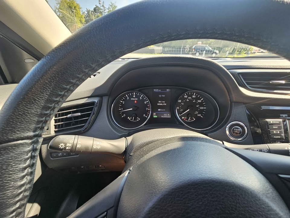 2020 Nissan Rogue Image 10