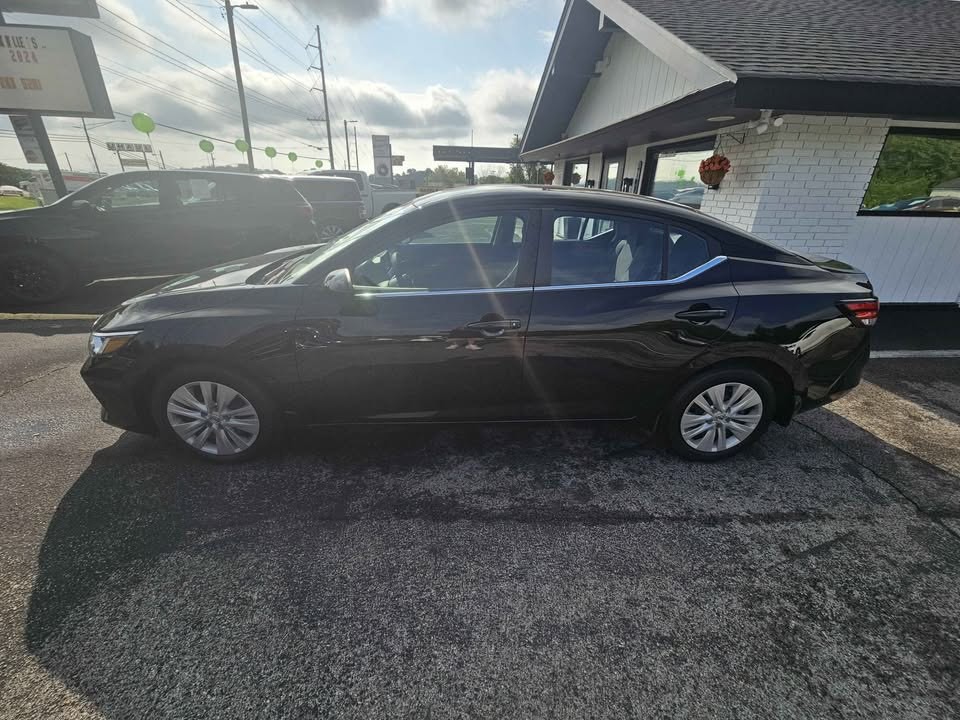 2023 Nissan Sentra Image 2