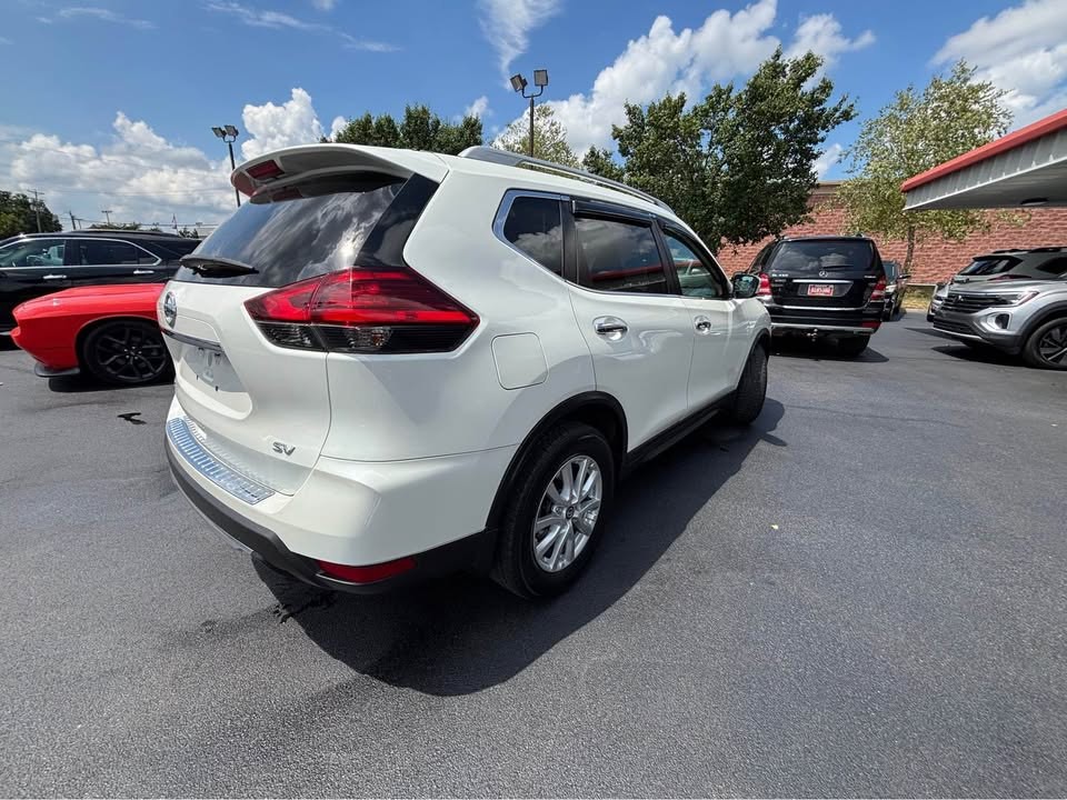 2017 Nissan Rogue Image 8