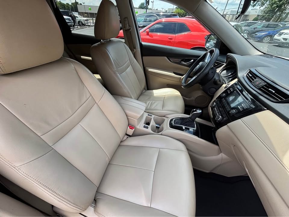 2017 Nissan Rogue Image 9