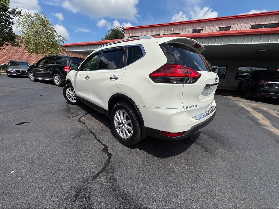 2017 Nissan Rogue Image 11