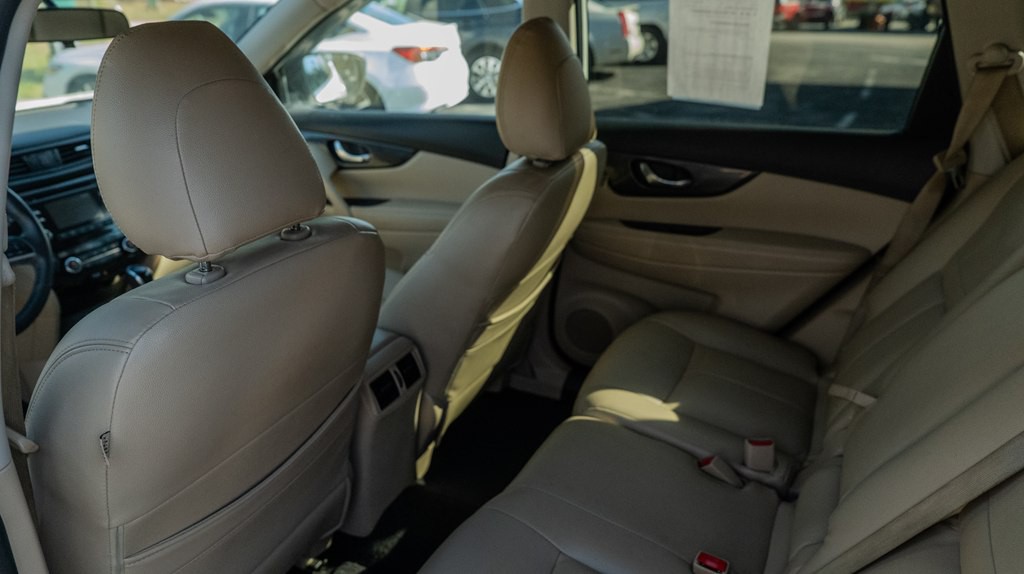 2017 Nissan Rogue Image 10