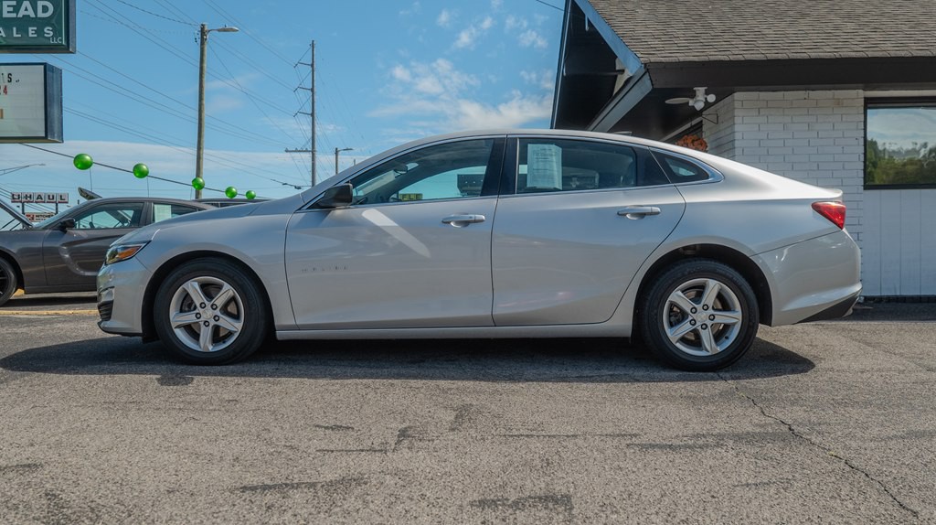 2019 Chevrolet Malibu Image 3