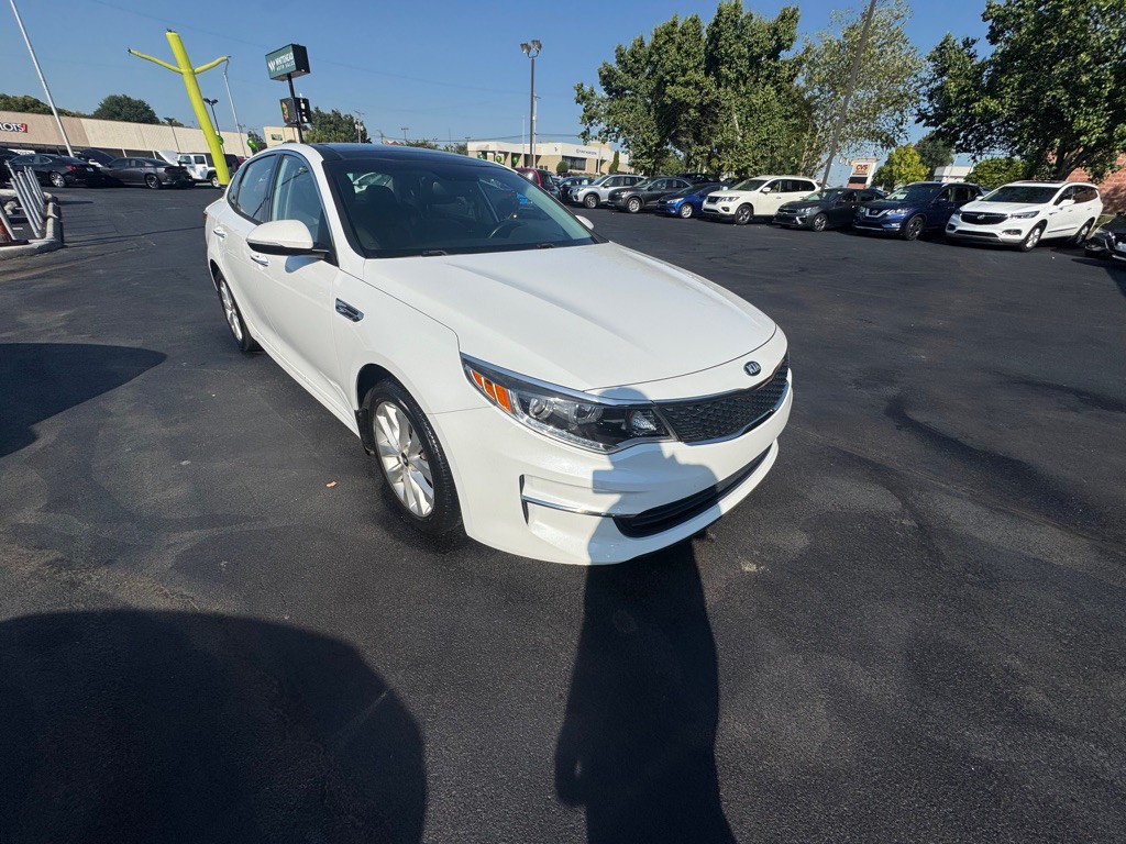 2018 Kia Optima Image 2