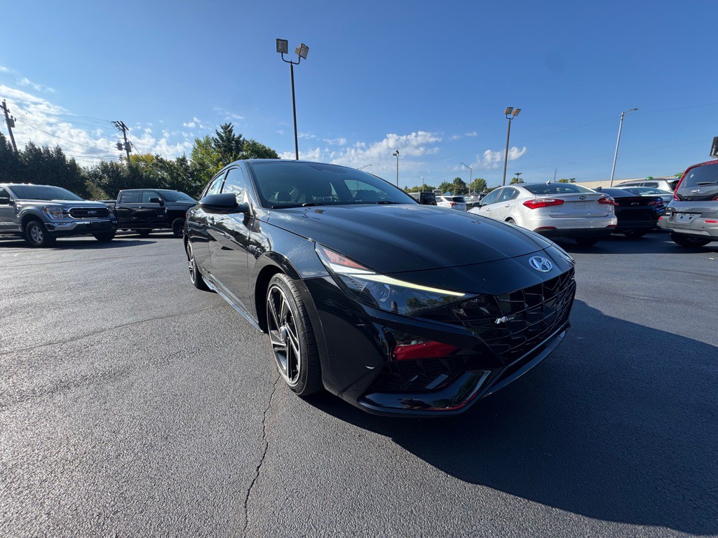 2023 Hyundai Elantra Image 3