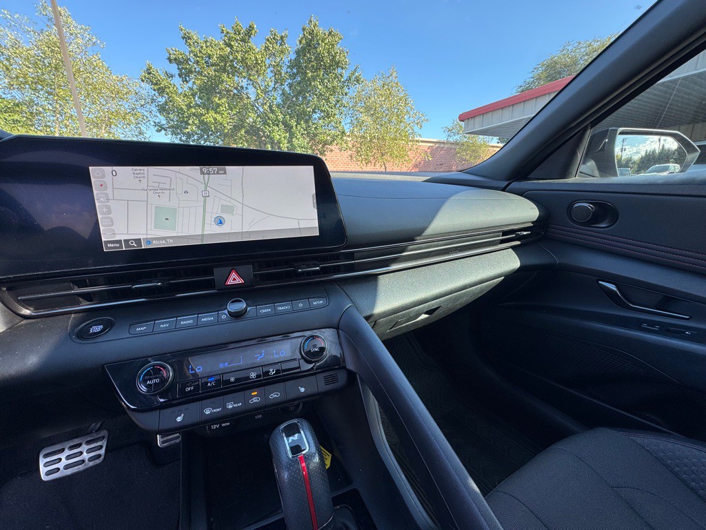 2023 Hyundai Elantra Image 12