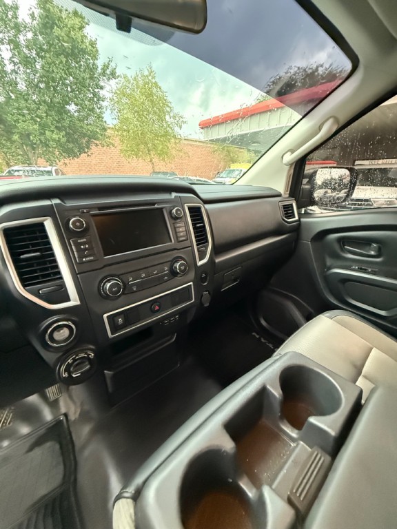 2019 Nissan Titan Image 6
