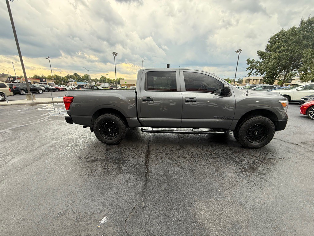 2019 Nissan Titan Image 9