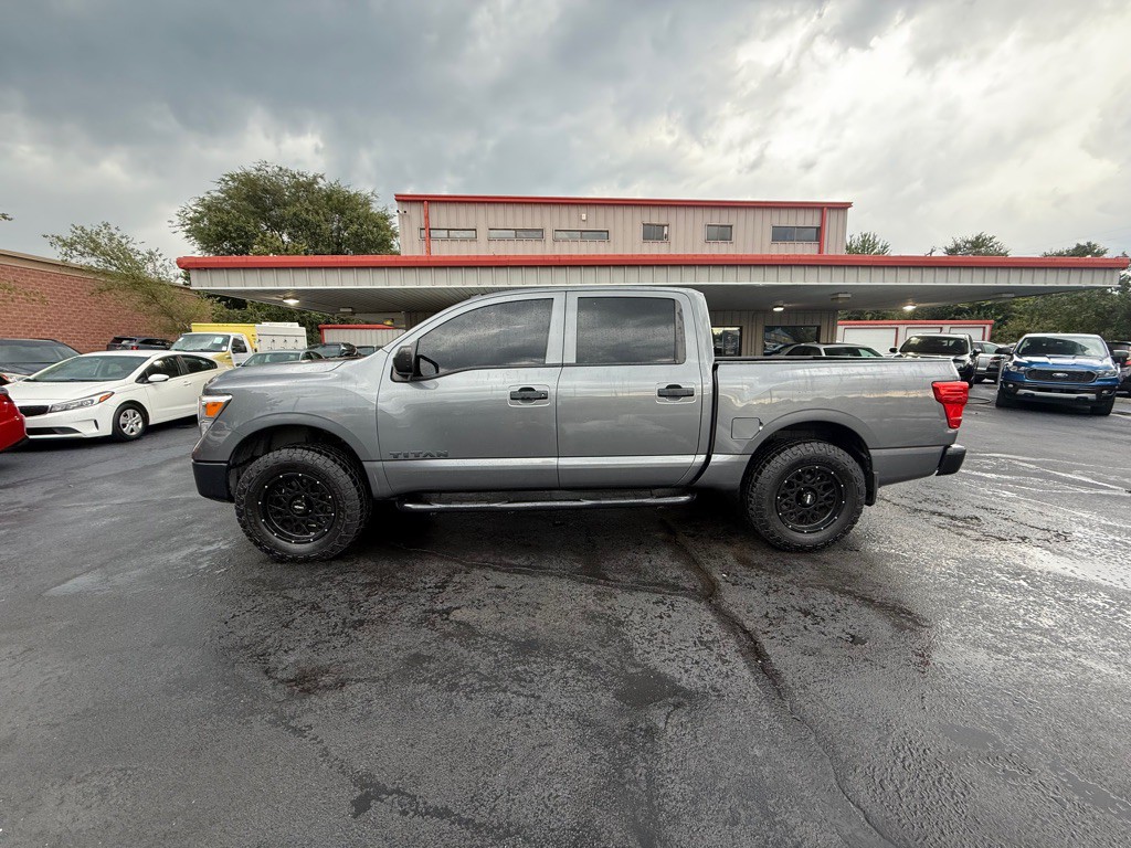 2019 Nissan Titan Image 10