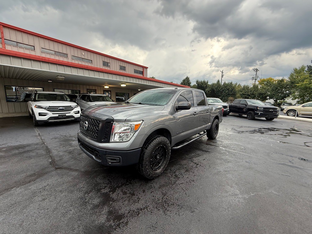 2019 Nissan Titan Image 11