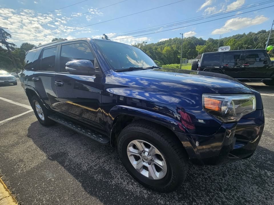 2019 Toyota 4Runner Image 2
