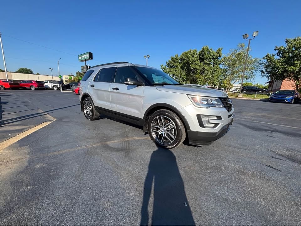 2017 Ford Explorer Image 3