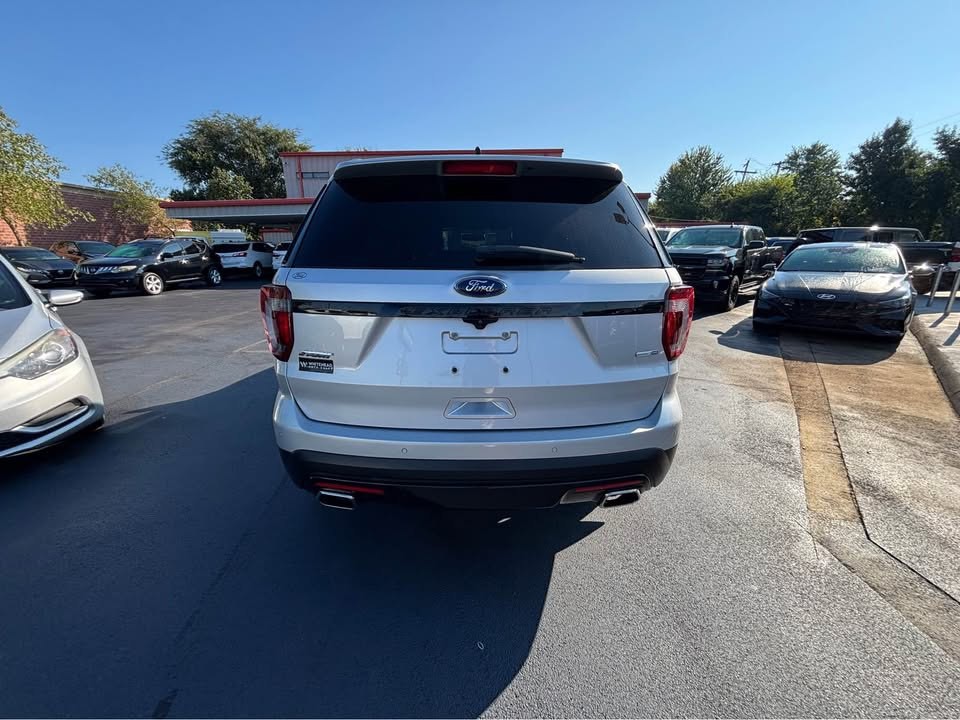 2017 Ford Explorer Image 4