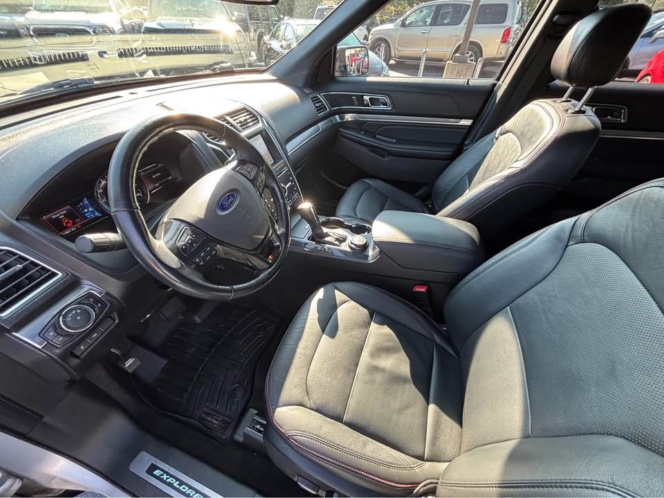 2017 Ford Explorer Image 6