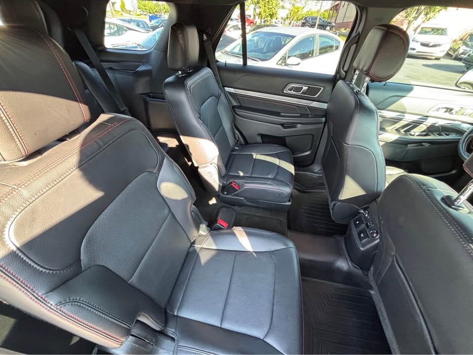 2017 Ford Explorer Image 11