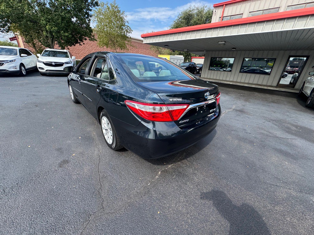 2017 Toyota Camry Image 4