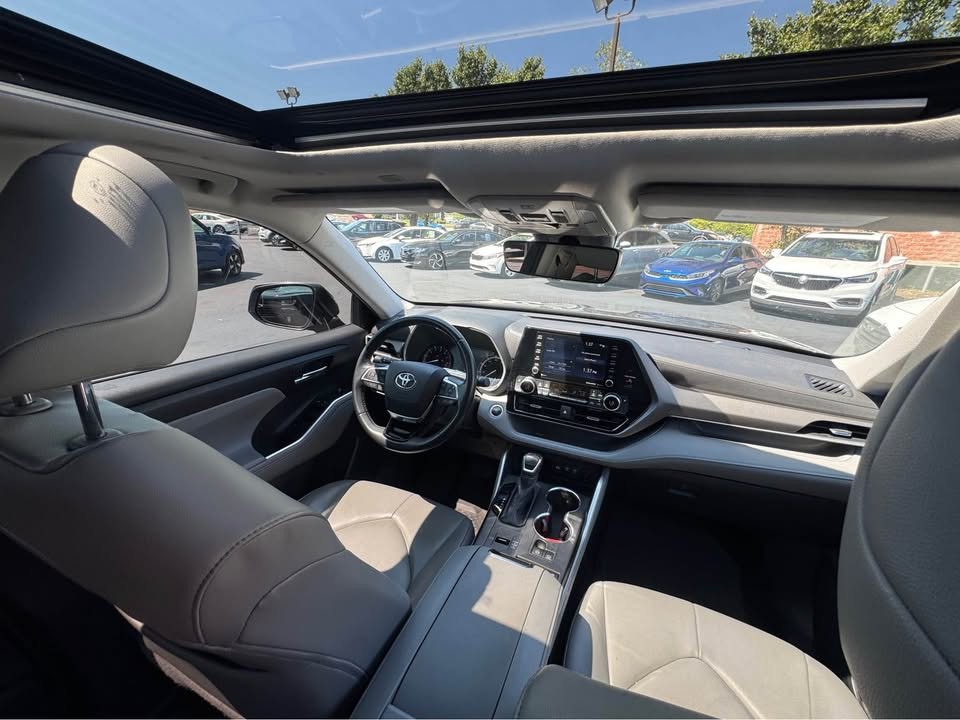 2020 Toyota Highlander Image 2