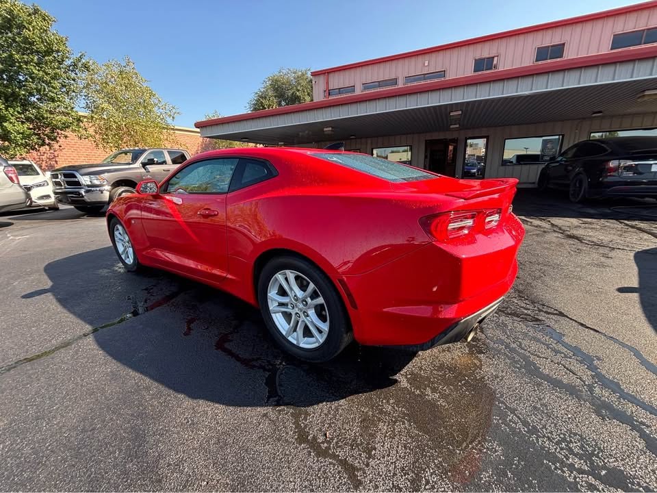 2021 Chevrolet Camaro Image 2