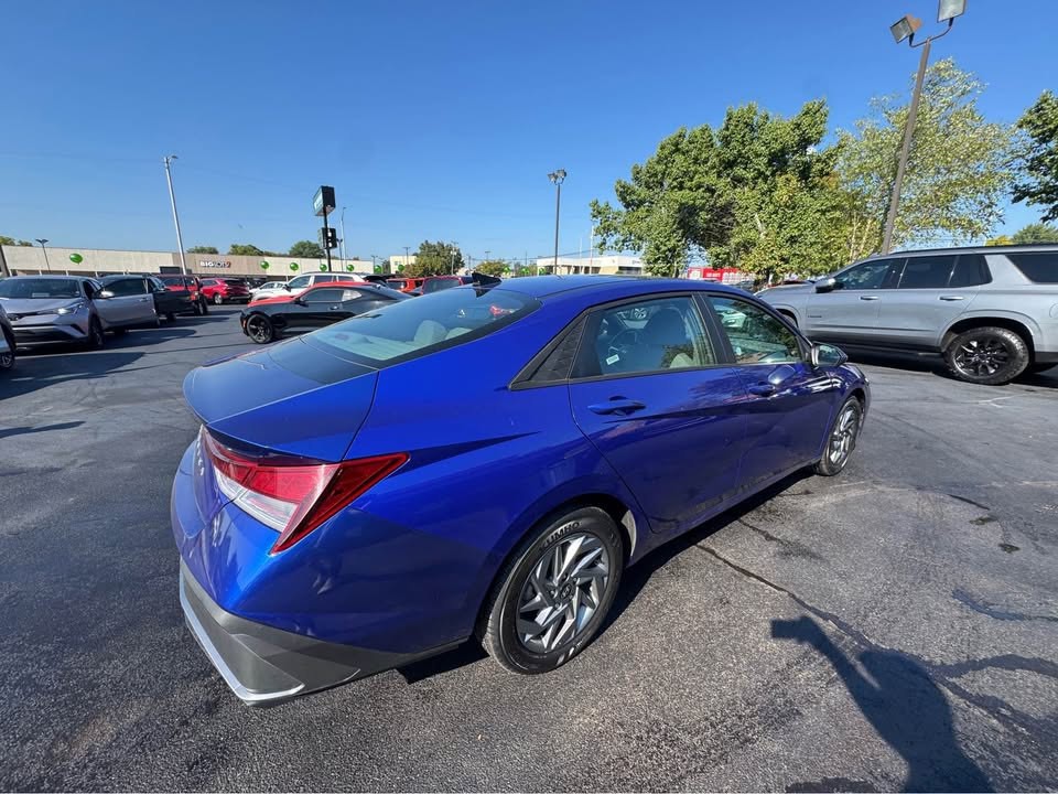 2024 Hyundai Elantra Image 4