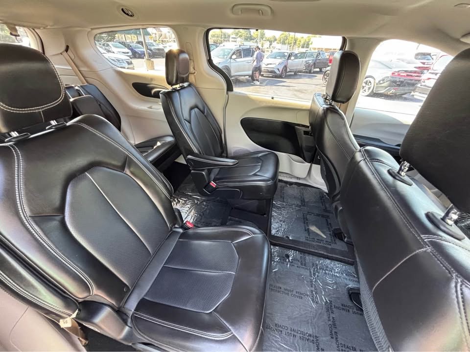2021 Chrysler Voyager Image 11