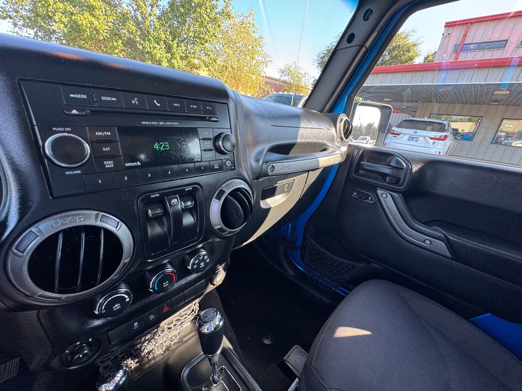 2015 Jeep Wrangler Image 11