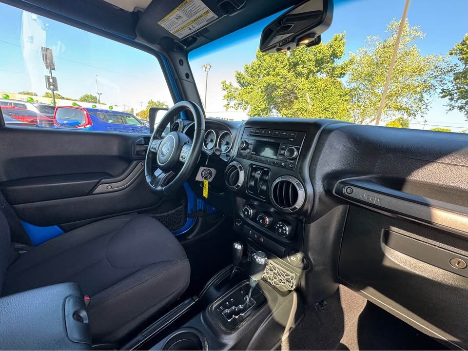 2015 Jeep Wrangler Image 23