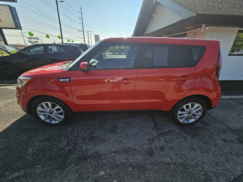 2018 Kia Soul Image 2