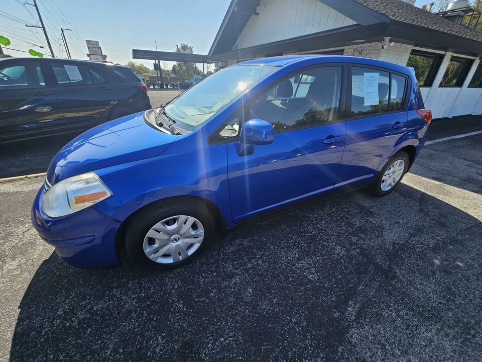 2012 Nissan Versa Image 3