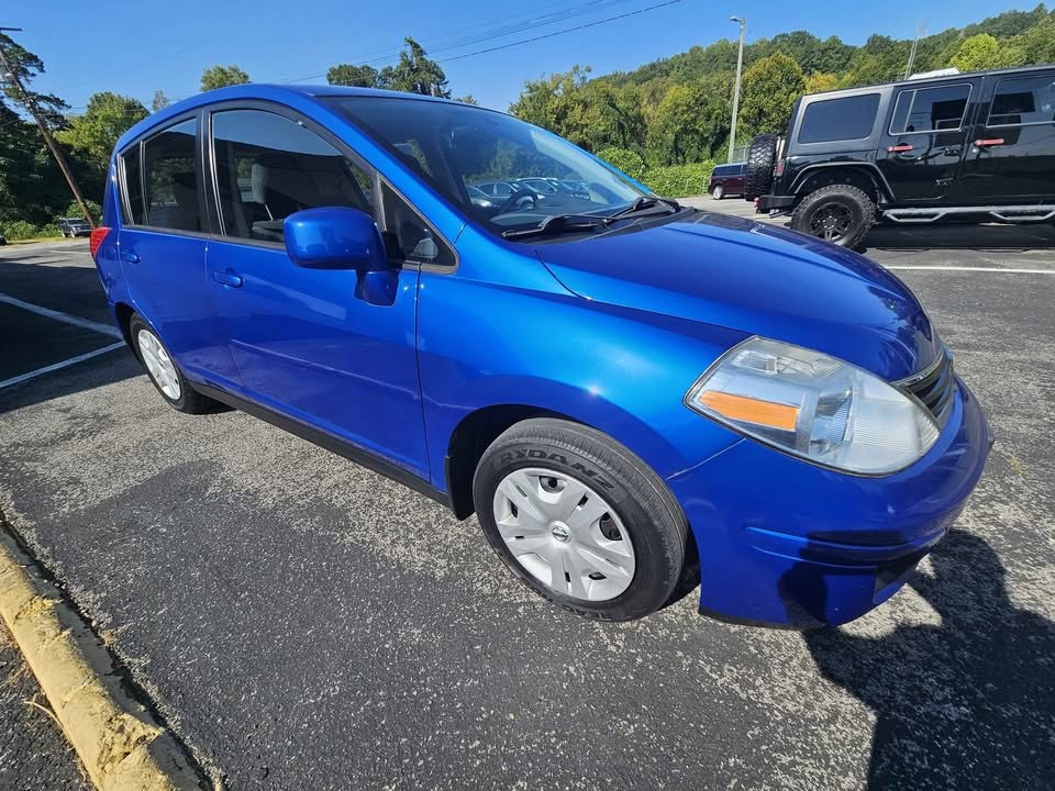 2012 Nissan Versa Image 4