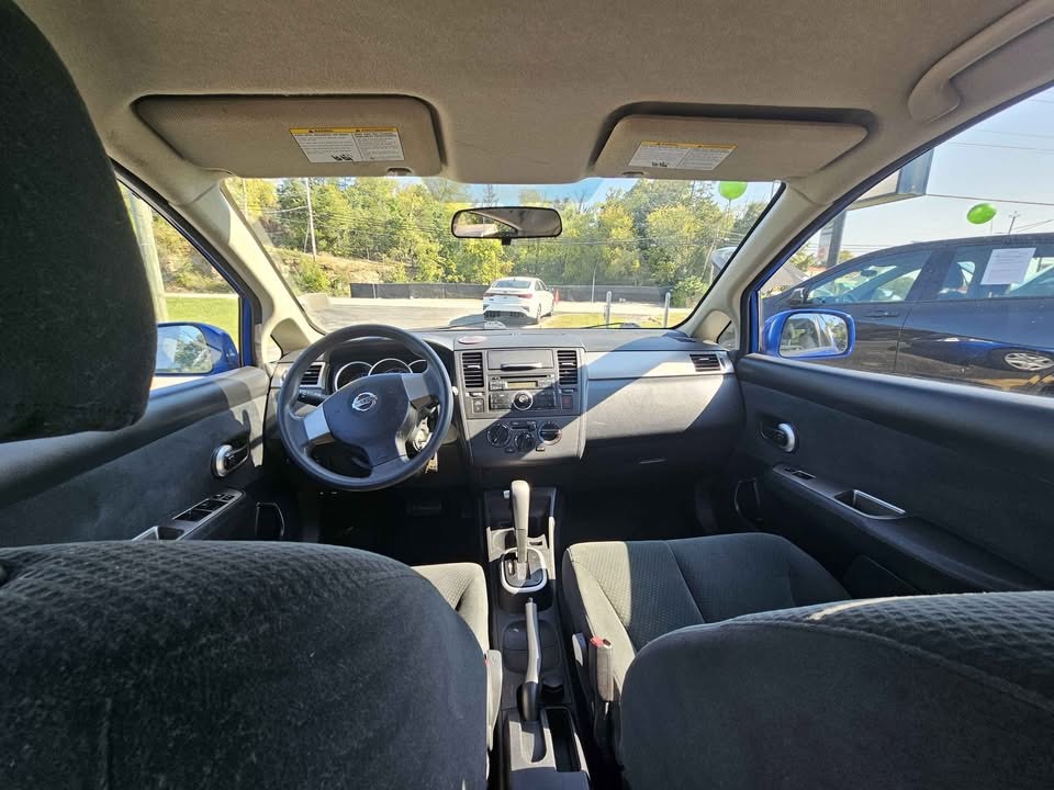 2012 Nissan Versa Image 8