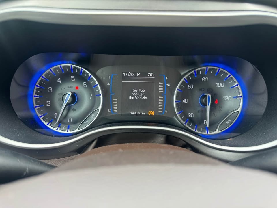 2017 Chrysler Pacifica Image 5