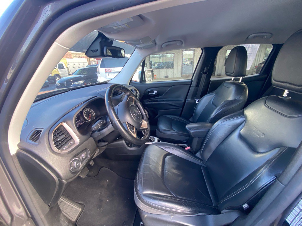 2016 Jeep Renegade Image 11