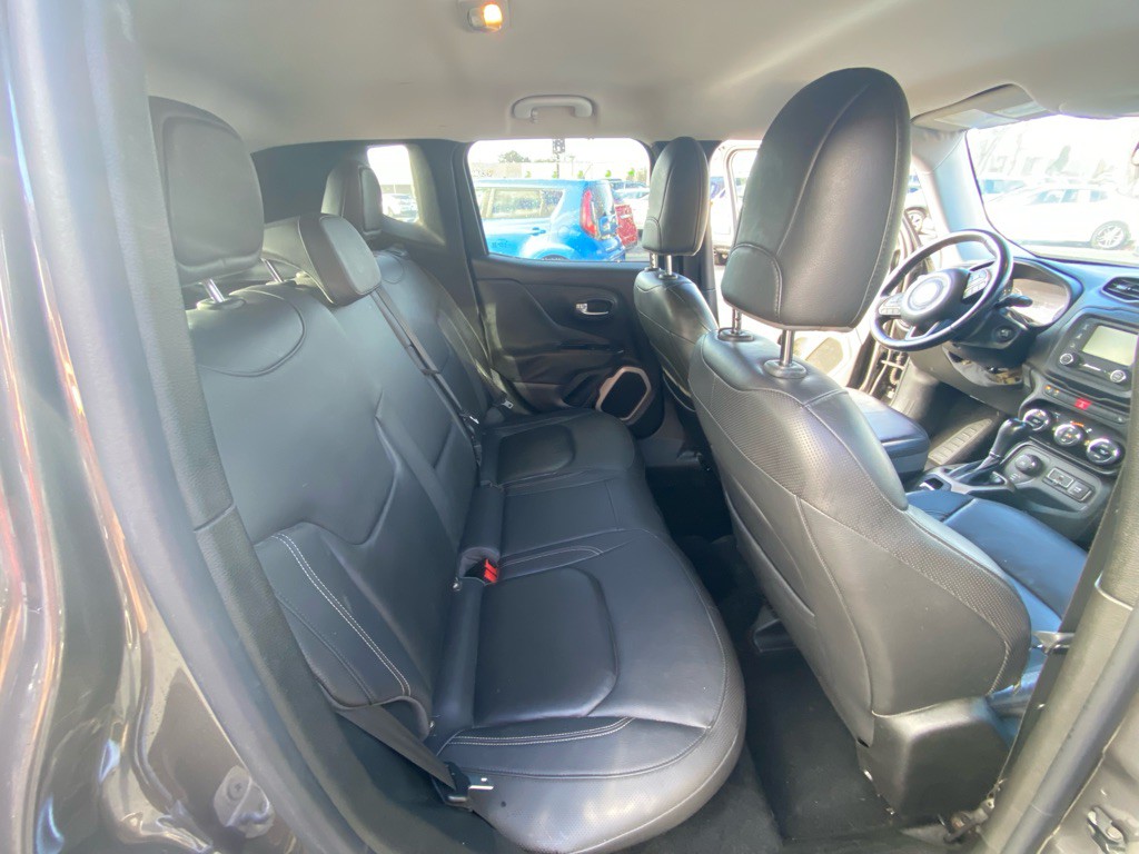 2016 Jeep Renegade Image 13