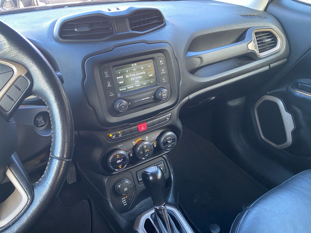 2016 Jeep Renegade Image 11