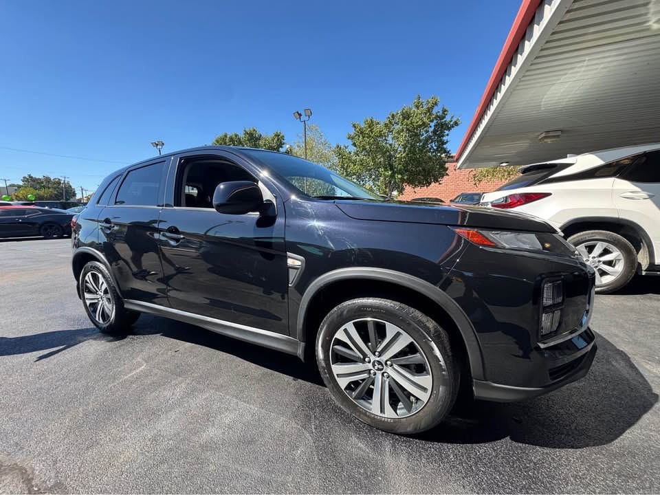 2022 Mitsubishi Outlander Image 4