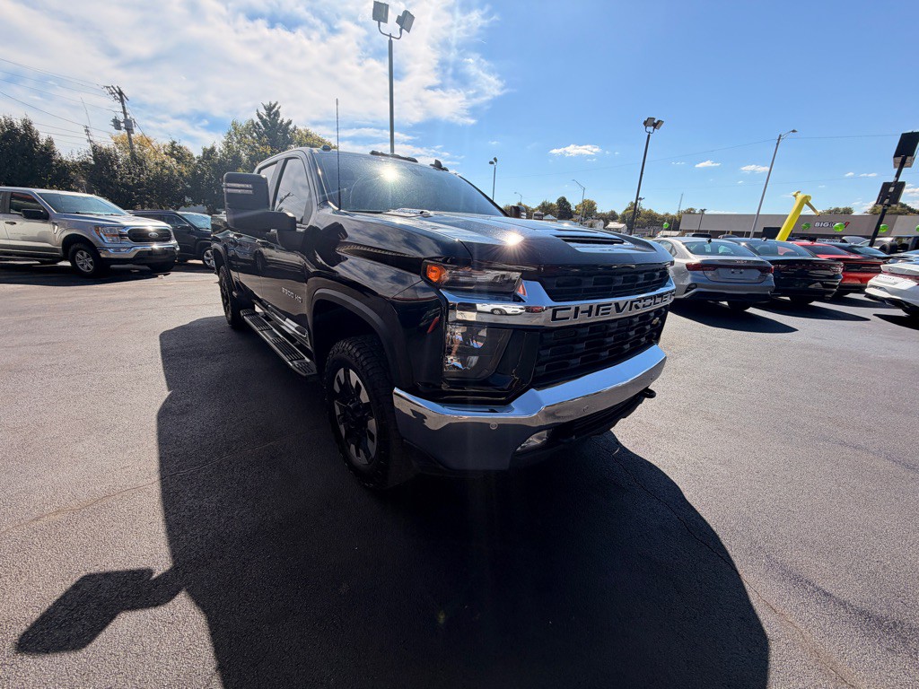 2020 Chevrolet Silverado 1500 Image 2