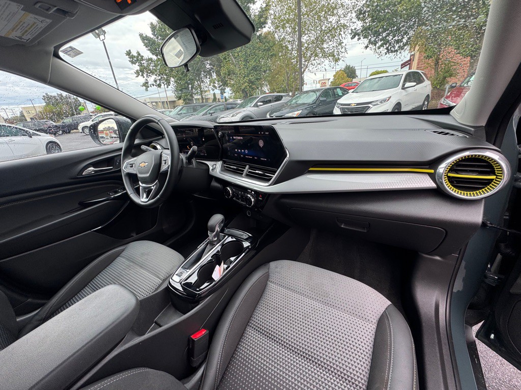 2025 Chevrolet Trax Image 8