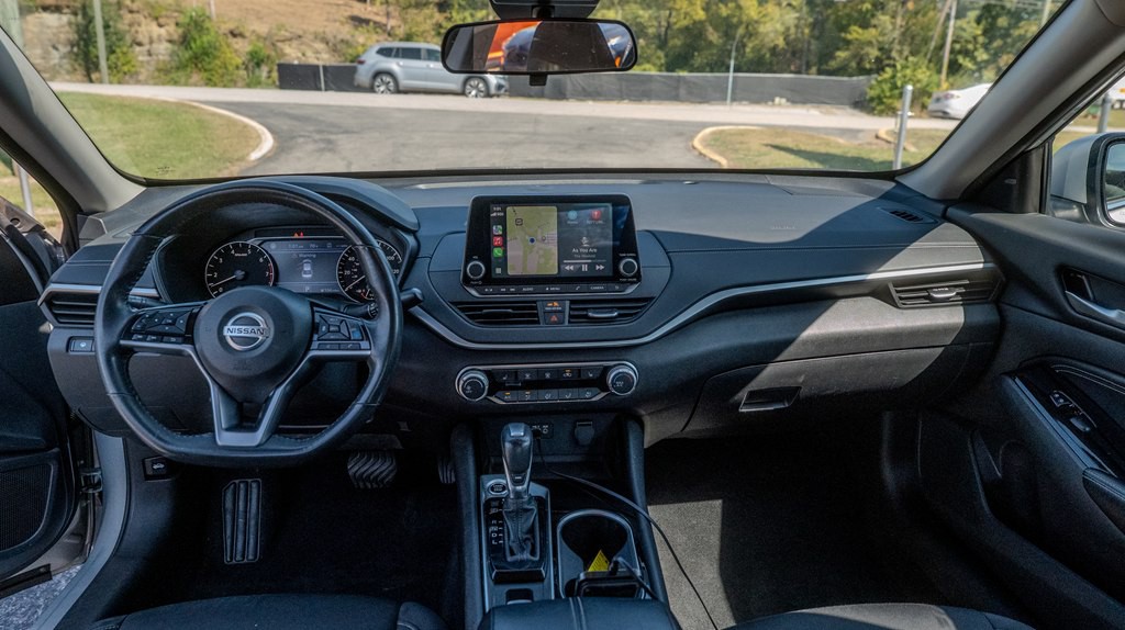 2022 Nissan Altima Image 10
