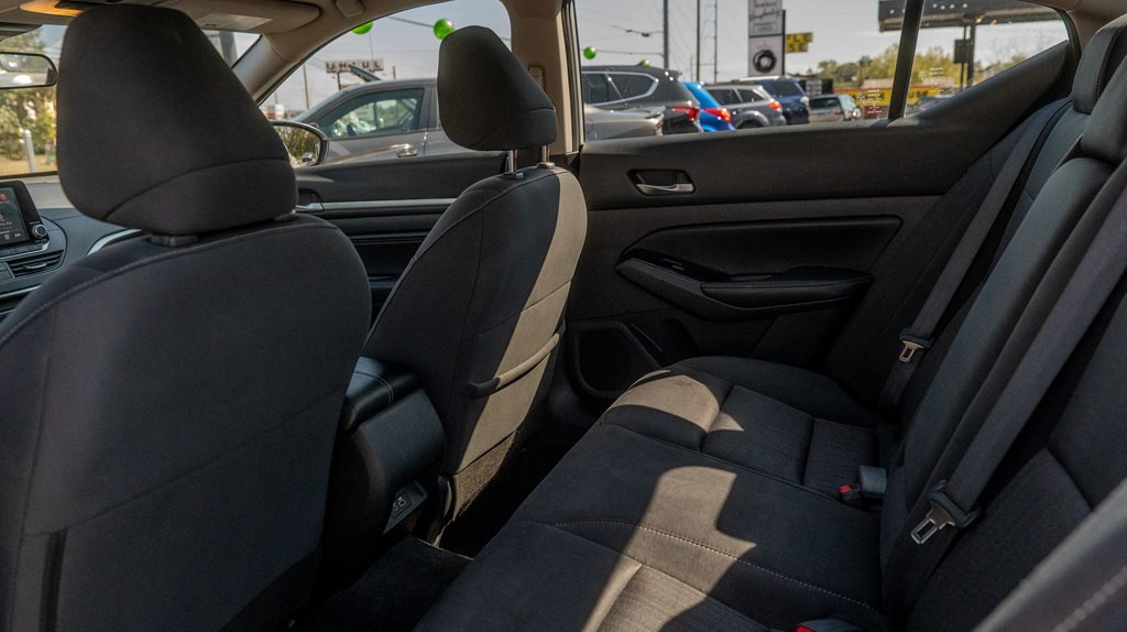 2022 Nissan Altima Image 12