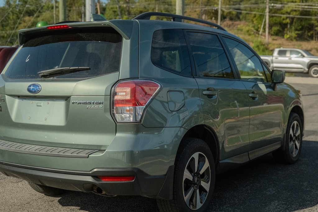 2017 Subaru Forester Image 6