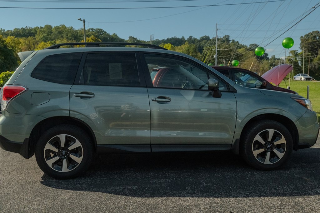 2017 Subaru Forester Image 7
