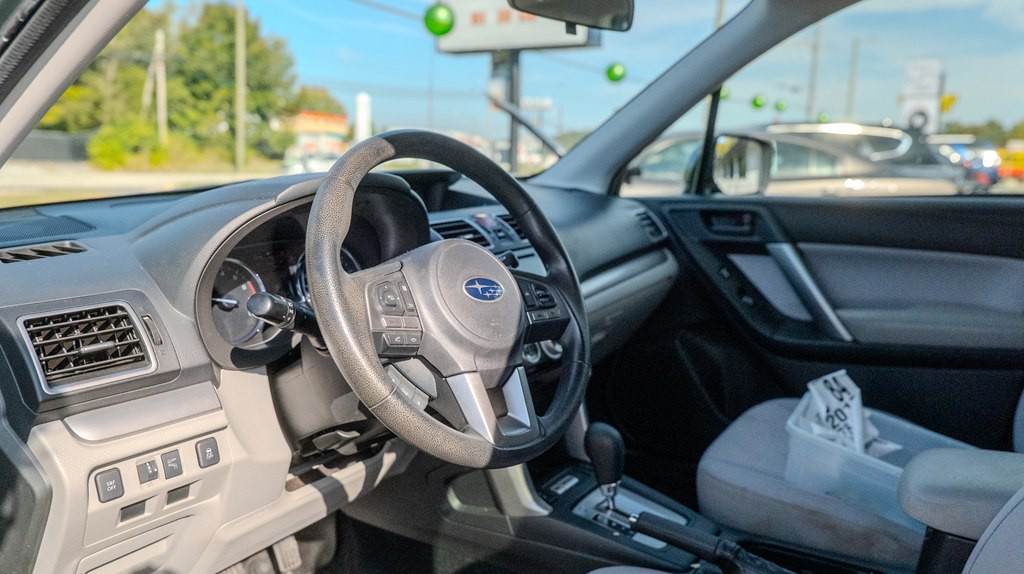 2017 Subaru Forester Image 9