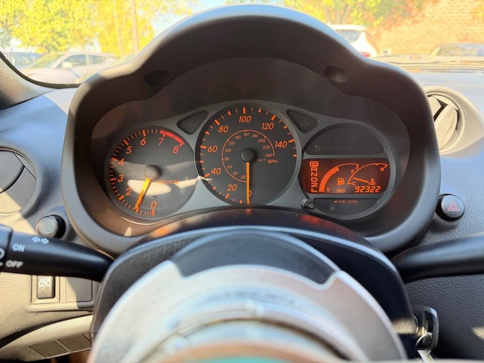 2004 Toyota Celica Image 5